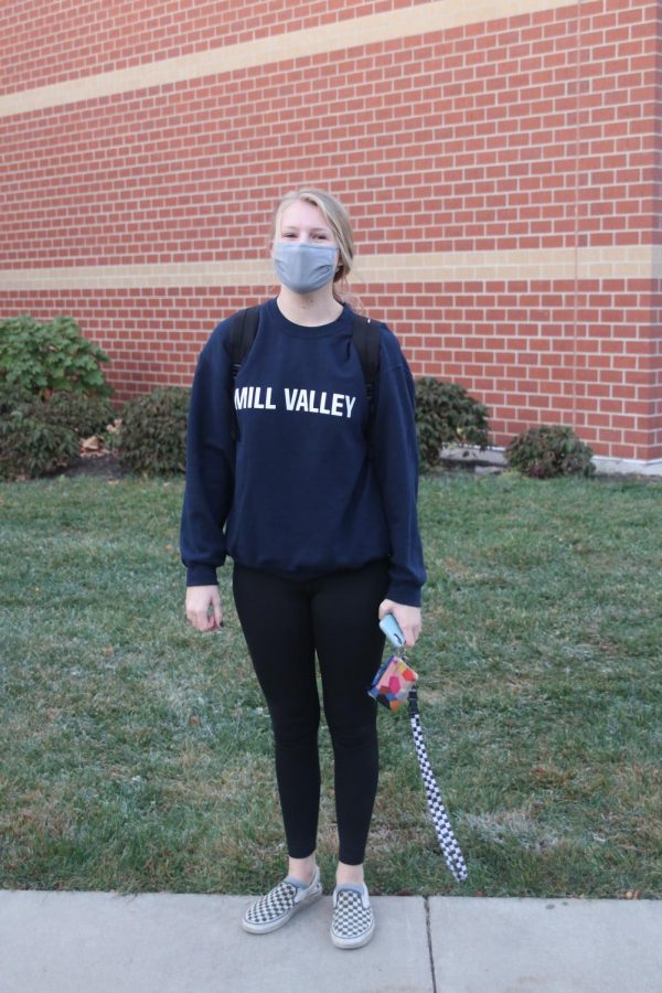 In her comfy Mill Valley sweatshirt, junior Isabel Aerni poses in front of MV.