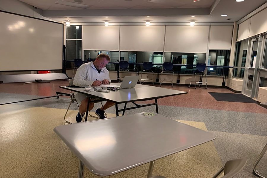 Evening study halls help students transition into remote learning model