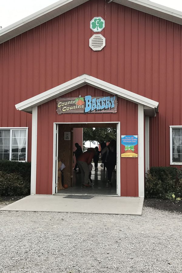 Located in the front entrance, a bakery offering warm pastries and drinks is ready to serve hungry customers.