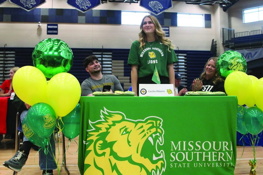 Senior Cecilia Ribares signs to play soccer at Missouri Southern State University.
