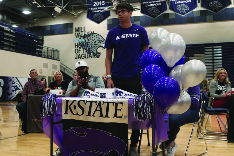 Senior Kendrick Jones signs to play football at Kansas State University.
