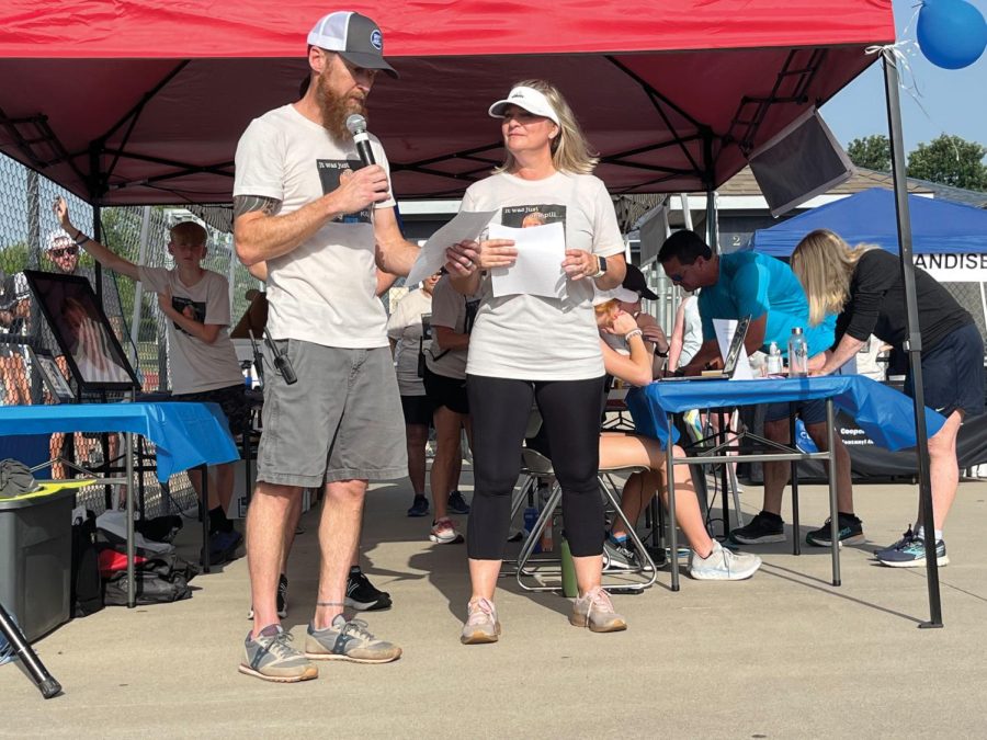 Cooper’s father, Randy Davis, thanks the crowd for coming out to the 5k and tells the story of what
happened to his son, Cooper Davis, on Saturday, Jun. 18.