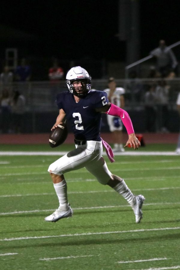 Senior Hayden Jay reads the defense as he tries to find an open teammate.