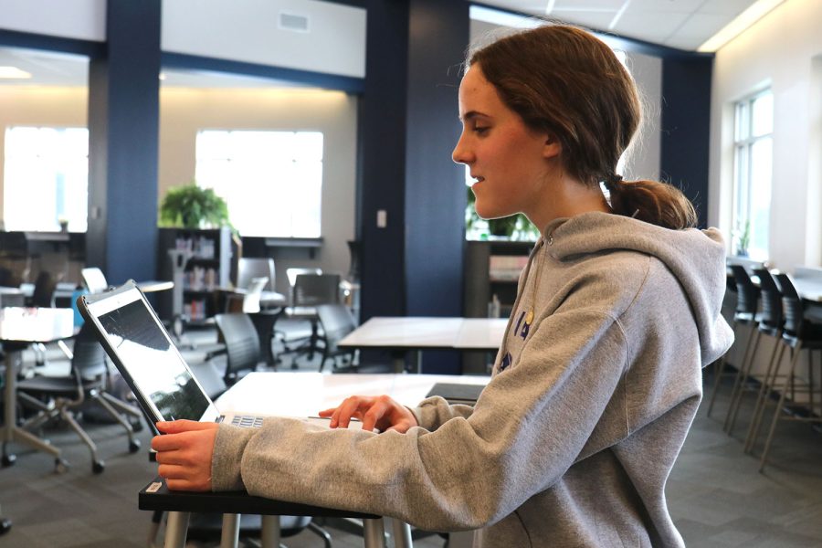 Debate team leader sophomore Bella Guess demonstrates a run through of speaking drills to improve her speech abilities Friday, Jan. 27.