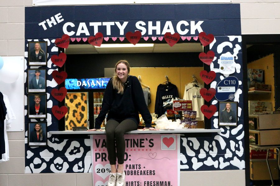 Senior Libby Strathman serves as the president of The Catty Shack school store and the DECA team. Though Strathman is consistently putting in copious amounts of work within school hours to lead the business department, her leadership can be overshadowed by leaders of higher prominence. 