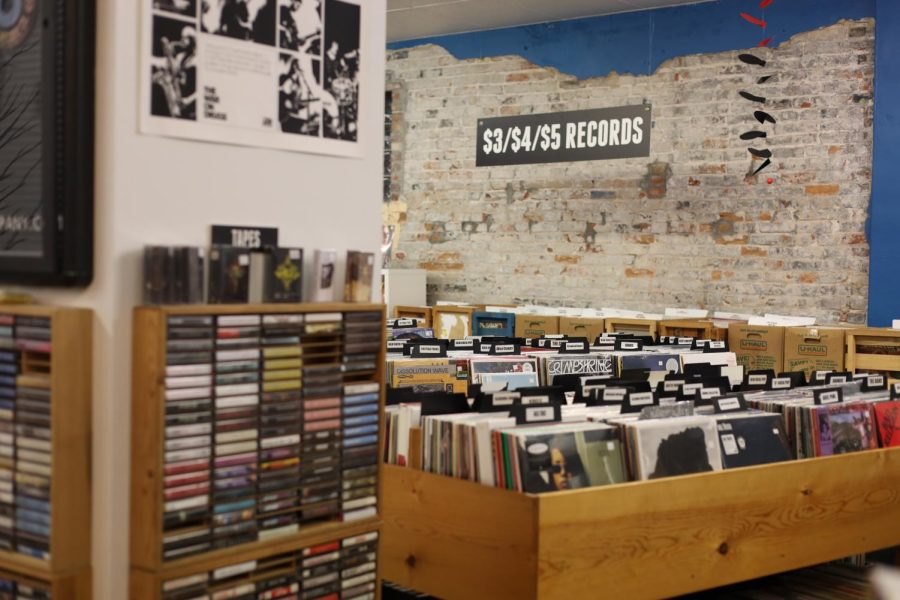 Mills Record Company is located at 4045 Broadway Blvd in Kansas City, Missouri. They sell
records, books, and other merchandise