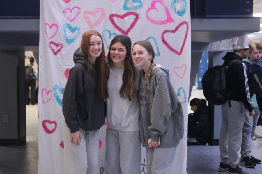 Showing off their groutfits, sophomores AnnMarie Geise, Brynn Shidler and Josie Bensen come together for a picture.