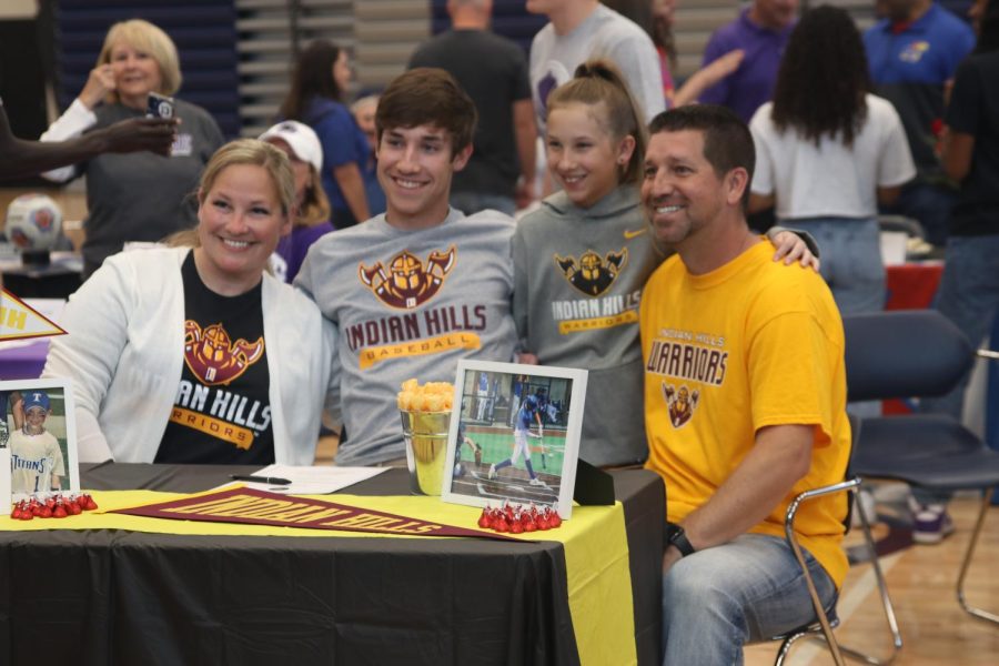 Senior Brooks Jahnke signs to attend Indian Hills Community College to play collegiate baseball.
