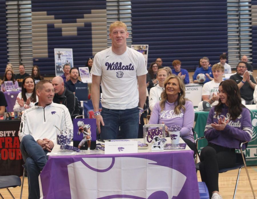 Senior Mikey Bergeron signs to Kansas State University to play collegiate football.
