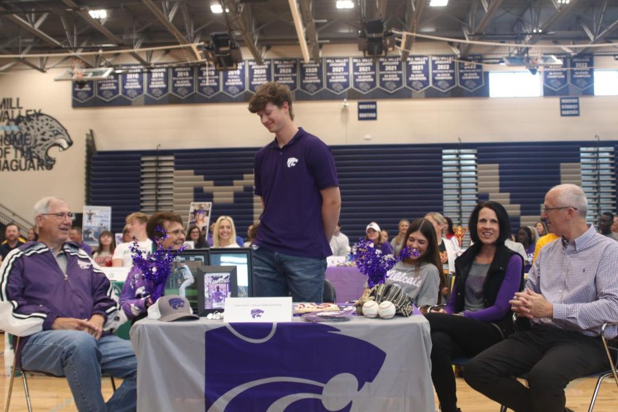 Senior Dylan Blazer signs to Kansas State University to play collegiate baseball.
