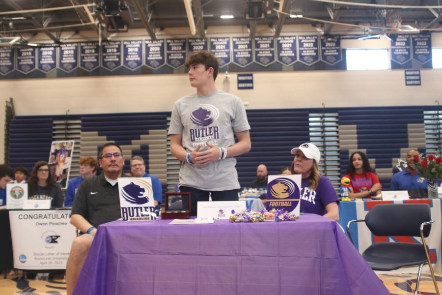 Senior Dylan Massey signs to Butler Community College to play collegiate football.
