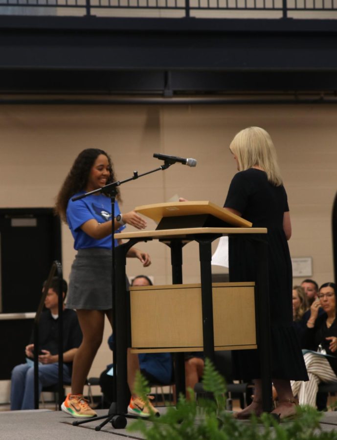 Senior Gabby Delpleash receives the Habiger Excellence in Journalism Award.