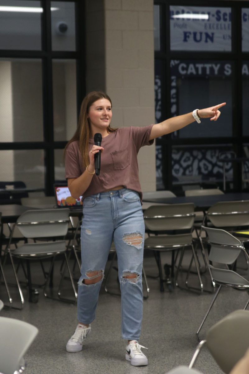 Senior Lucy Roy gives instructions before the clubs can go get food.