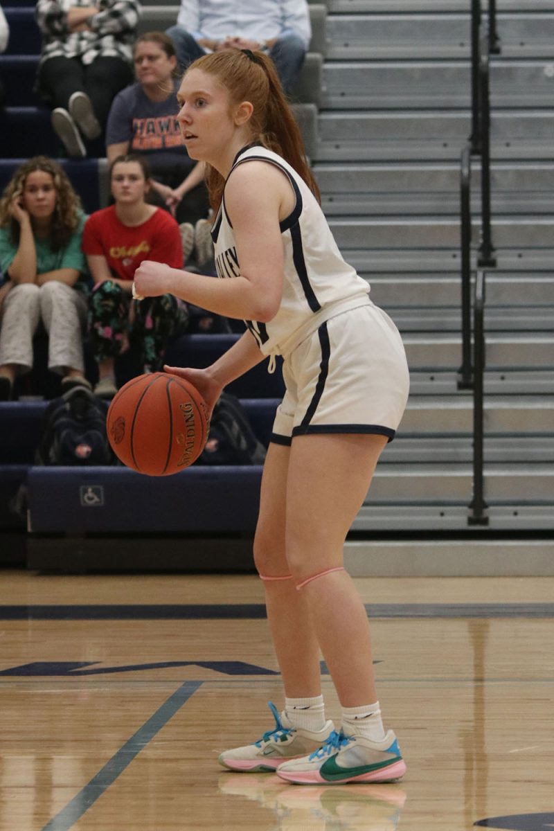 Strategizing, sophomore Leah Konen holds the ball. 
