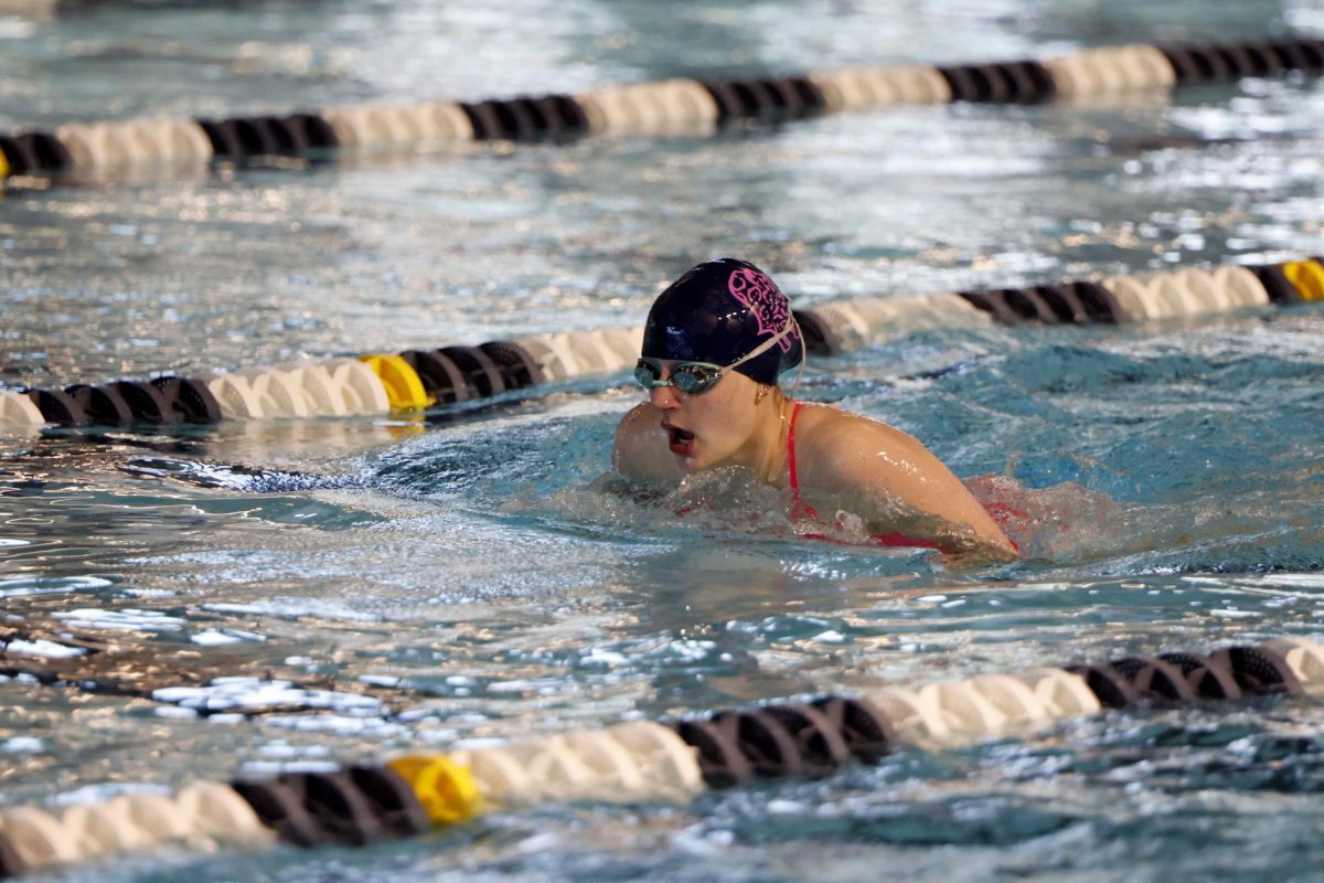 Junior Darby Hawkins powers through the freestyle event. 